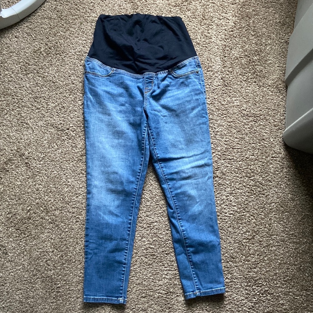 Cropped maternity jeans